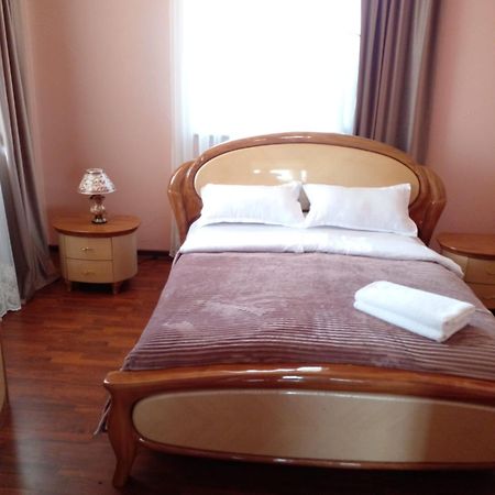 Family House Apartment Sevan Luaran gambar