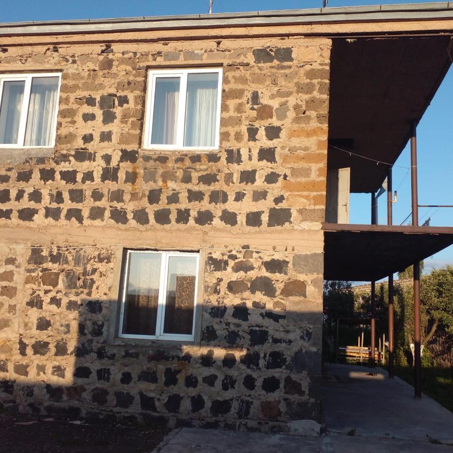 Family House Apartment Sevan Luaran gambar